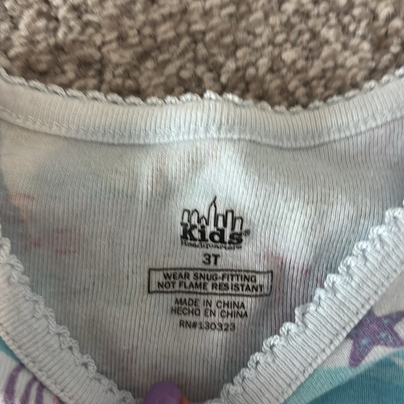 Pajama sets - Picture 2 of 2